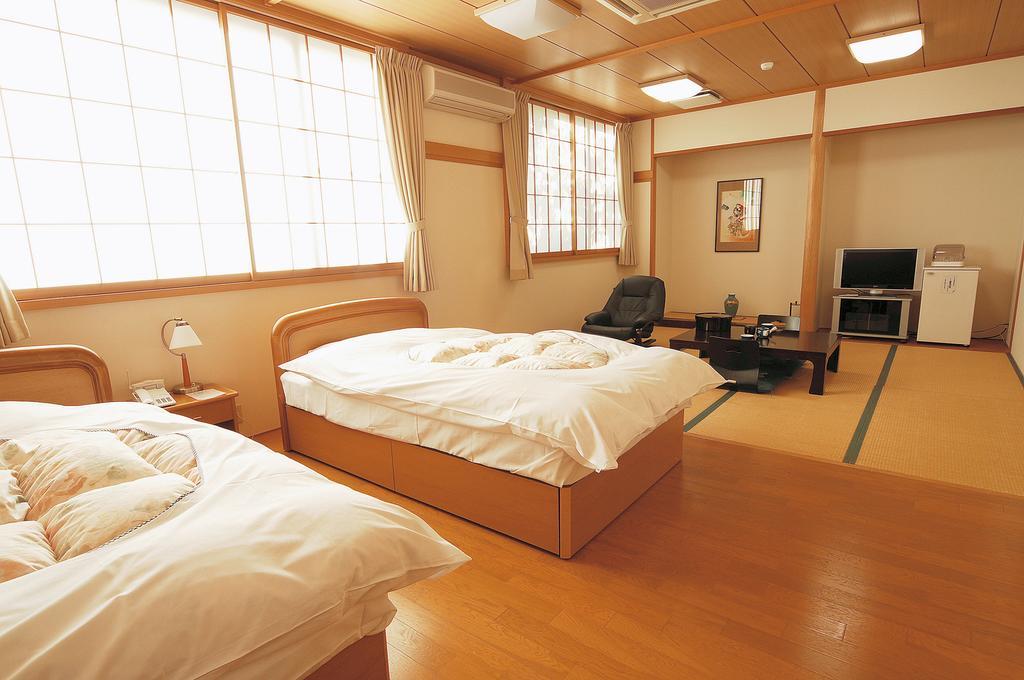 Watarase Onsen Hotel Yamayuri Hongu Kültér fotó